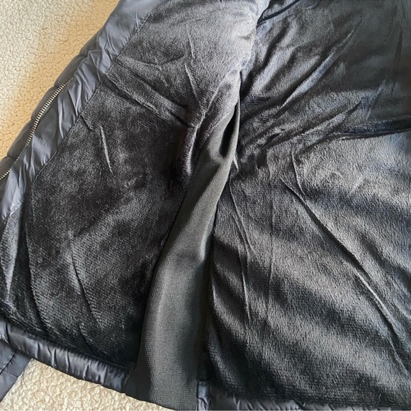 🌸 Snobbish Collection 🌸 black puffer jacket - Picture 5 of 8